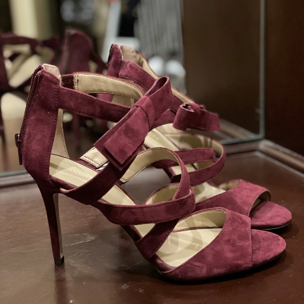 Ann Taylor burgundy suede sandal heel size 7.5